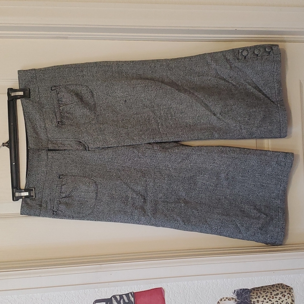 Cherokee Capris black and sliver Xl 14/16
